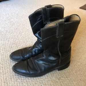 Justin Ropers- black Women’s 9.5